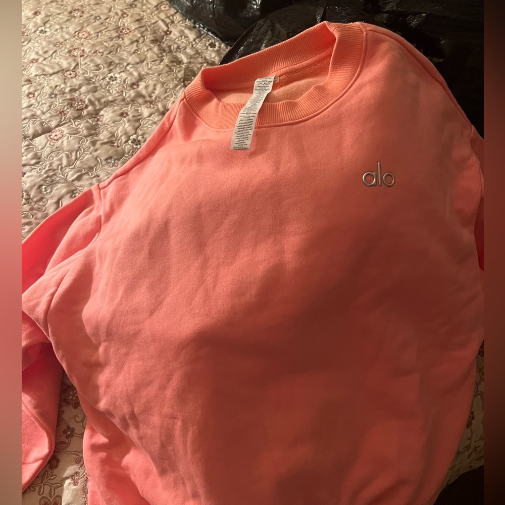 Brand new alo accolade crew neck